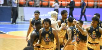 GUG pica delante en la apertura de la Gran Final del Torneo 40 del Basket de Santiago