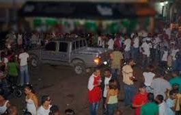 «Toque de queda» significa «!Quédese en casa!»