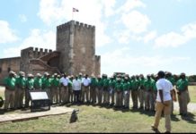 Autoridades y Estudiantes de EGEMERD realizan recorrido patriótico