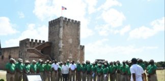 Autoridades y Estudiantes de EGEMERD realizan recorrido patriótico
