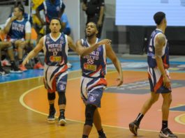 Pueblo Nuevo derrota al Plaza en la apertura de la jornada dominical del Basket de Santiago