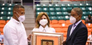 Vicepresidenta Raquel Peña da inicio a la versión 41 del Basket Superior de Santiago