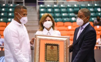 Vicepresidenta Raquel Peña da inicio a la versión 41 del Basket Superior de Santiago