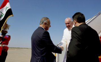 El Papa llega a Irak en la primera visita de un pontífice al país