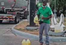Venta de gasolina en toque de queda; negocio clandestino que lucra y saca de apuros
