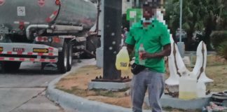 Venta de gasolina en toque de queda; negocio clandestino que lucra y saca de apuros
