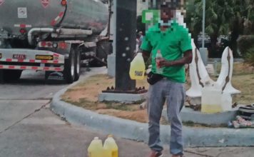 Venta de gasolina en toque de queda; negocio clandestino que lucra y saca de apuros