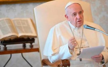 El papa Francisco denuncia que las mafias están explotando la pandemia