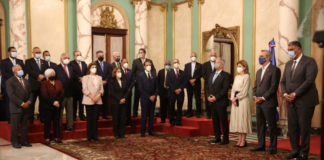 Presidente juramenta grupo para transformar y profesionalizar la PN
