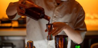 Fallecen siete personas por ingerir bebidas adulteradas