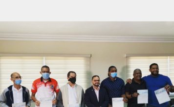 CORAAPPLATA entrega colaboración económica al Torneo de Baloncesto Superior de Puerto Plata