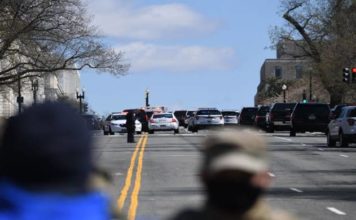 Dos agentes heridos; Embisten barricada en Capitolio, D.C.