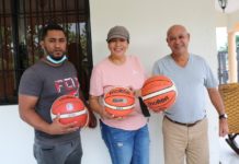 Enmanuel Trinidad realiza donación de balones al club Máximo Gómez