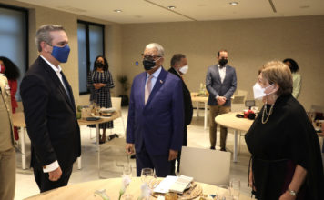 Presidente Abinader se reúne con miembros de comunidad dominicana radicados en España