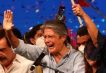 Quién es Guillermo Lasso, el banquero que a la tercera venció a la izquierda correísta y será el nuevo presidente de Ecuador