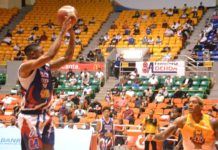 Pueblo Nuevo derrota al GUG y le gana la serie particular en el basket de Santiago