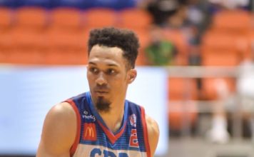 CDP triunfa y sigue en la primera posición del baloncesto superior de Santiago