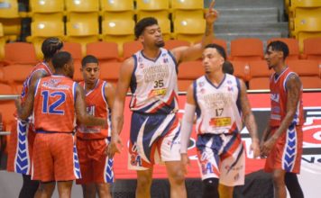 Mitchell y Polanco se combinan para conducir a Pueblo Nuevo a su tercer triunfo