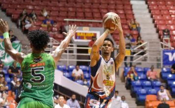 Pueblo Nuevo derrota al Cupes y se coloca a un triunfo de su noveno título en basket de Santiago