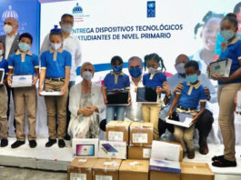 Gobierno inicia entrega de más de medio millón de tabletas para estudiantes de educación primaria