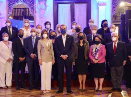 Presidente Abinader juramenta voluntariados de salud y cultura