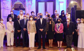 Presidente Abinader juramenta voluntariados de salud y cultura