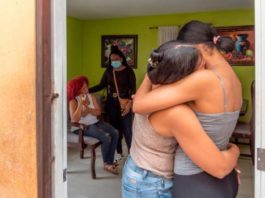 Sobreviviente de bebida adulterada: “Esto es como un fuego que te entra en el cuerpo”