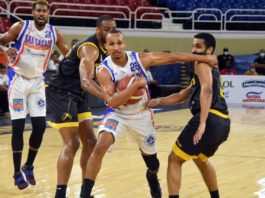 De León guía a San Lázaro ante el Mauricio Báez en semifinal del TBSDistrito 2021