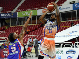 Jordan Williams mantiene a Huellas al borde de la clasificación en el TBSDistrito 2021