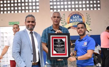 Martin Lajara fue homenajeado en la inauguración del torneo de veteranos en SFM