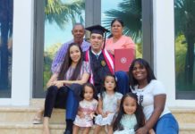 Ubaldo Jiménez se gradúa con honores de Administración de Empresas en universidad de Florida