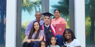 Ubaldo Jiménez se gradúa con honores de Administración de Empresas en universidad de Florida