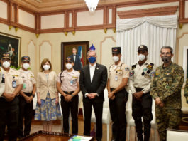 Abinader recibe rescatistas del teleférico y define su acción como heroica