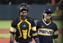 Escogido firma al receptor agente libre Carlos Castro