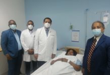 Ministro de Salud visita a Mercedes Castillo en el hospital Dr. Ramón de Lara