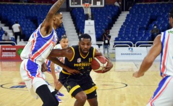 Mauricio Báez da primer golpe a San Lázaro en el inicio de la serie final del TBSDistrito 2021