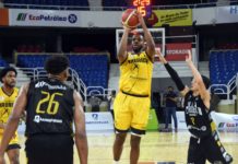 Mauricio Báez se impone al Barias y disputará la final ante San Lázaro en el TBSDistrito 2021