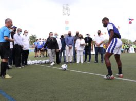 Santiago inicia el torneo superior de fútbol con 13 equipos