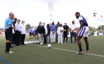 Santiago inicia el torneo superior de fútbol con 13 equipos