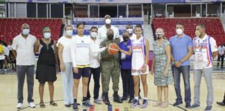 Reconocen al mayor general Florián Pérez en torneo basket superior femenino
