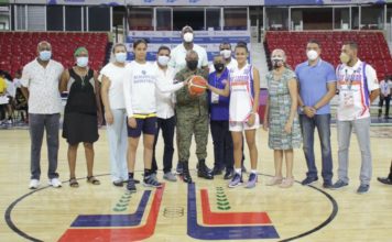 Reconocen al mayor general Florián Pérez en torneo basket superior femenino