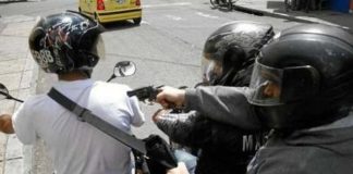 Vídeo: Mujer pide ayuda para evitar que su hijo siga robando