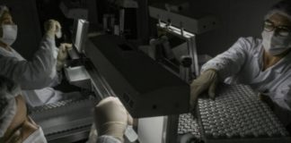 A quince meses de iniciada la pandemia, la única lección es que el virus continúa entre nosotros