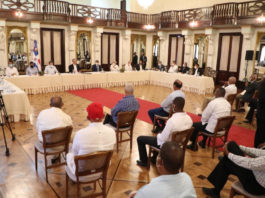 Presidente recibe a parceleros y dispone seguimiento periódico para el cumplimiento de solicitudes