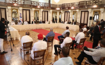 Presidente recibe a parceleros y dispone seguimiento periódico para el cumplimiento de solicitudes