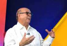 Hipólito Mejía: “Soy amigo de Danilo Medina. Él acá y yo allá”