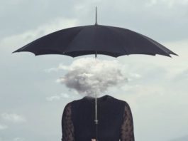 Qué es la niebla mental, uno de los síntomas menos conocidos de la menopausia (y por qué la puedes sentir mucho antes de dejar de menstruar)