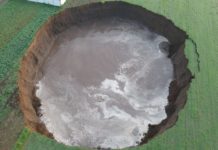 VIDEO: Momento en que se abre en México un socavón gigante que ya alcanza más de 60 metros de diámetro