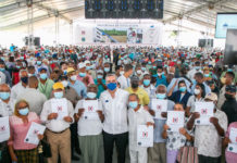 Abinader entrega tres mil títulos de propiedad en el fin de semana