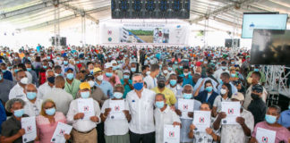 Abinader entrega tres mil títulos de propiedad en el fin de semana